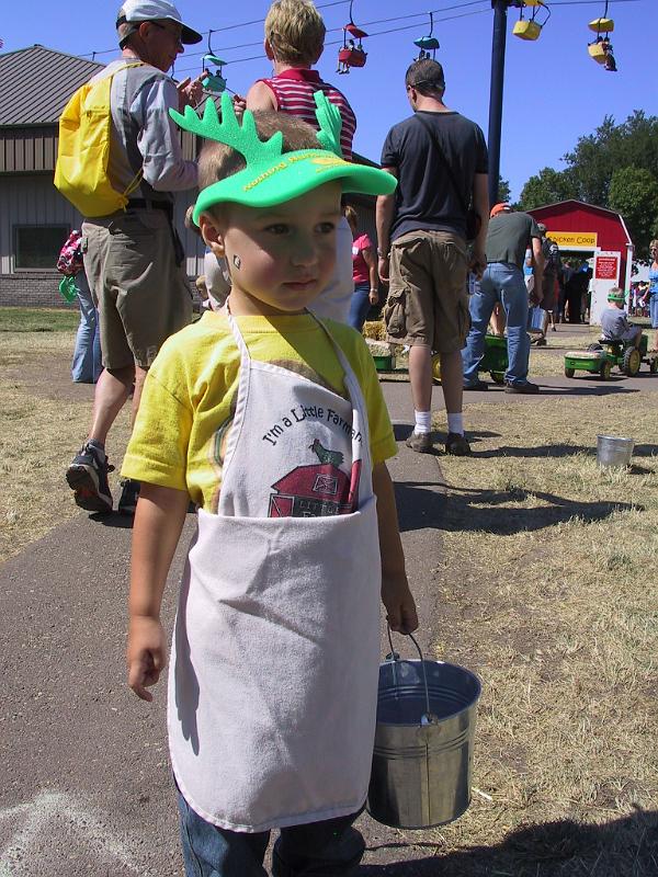 IMG_0053.JPG - All decked out in farm-hand gear.