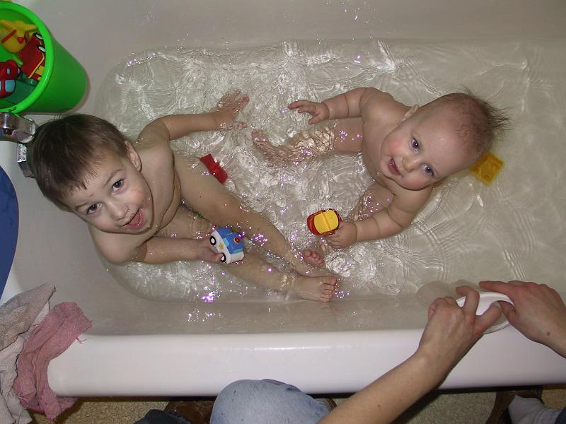 0222bathkids.jpg - Both kids having fun