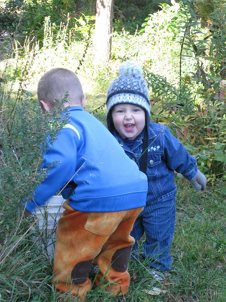 1004leah-owen.jpg - Splash splash!  (Or, "pash pash!")