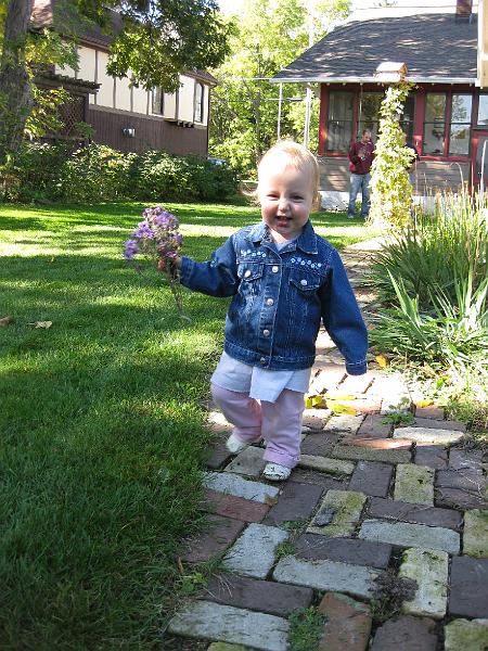 1010leah06.jpg - Leah LOVES flowers