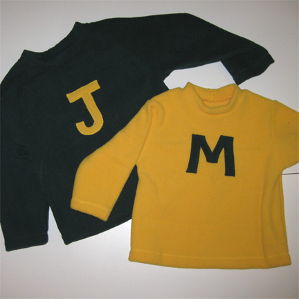 JMshirts.jpg - A brother and sister have shirts that are the reverse of each other in their choice of colors.